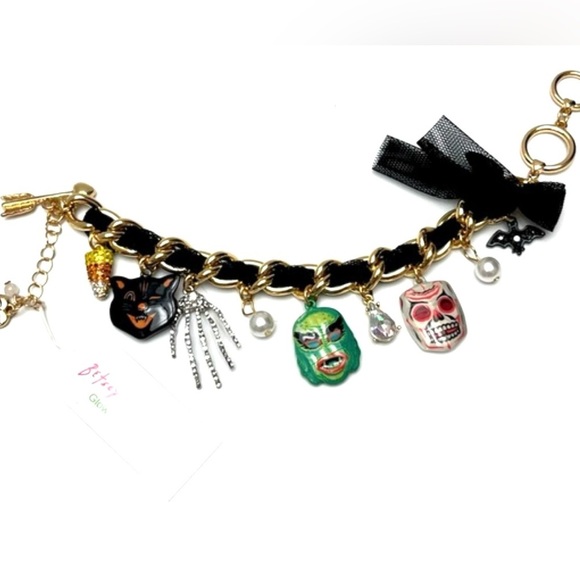 ☠️🦇Betsey Johnson Halloween Charm Bracelet  with Glow in the Dark Charm🦇☠️NWT - Picture 11 of 12